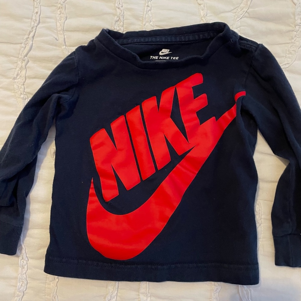 Nike toddler long sleeve shirt